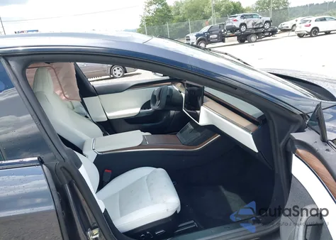 2021 Tesla Model S Long Range Dual Motor All-Wheel Drive from USA, damaged, VIN 5YJSA1E53MF452404